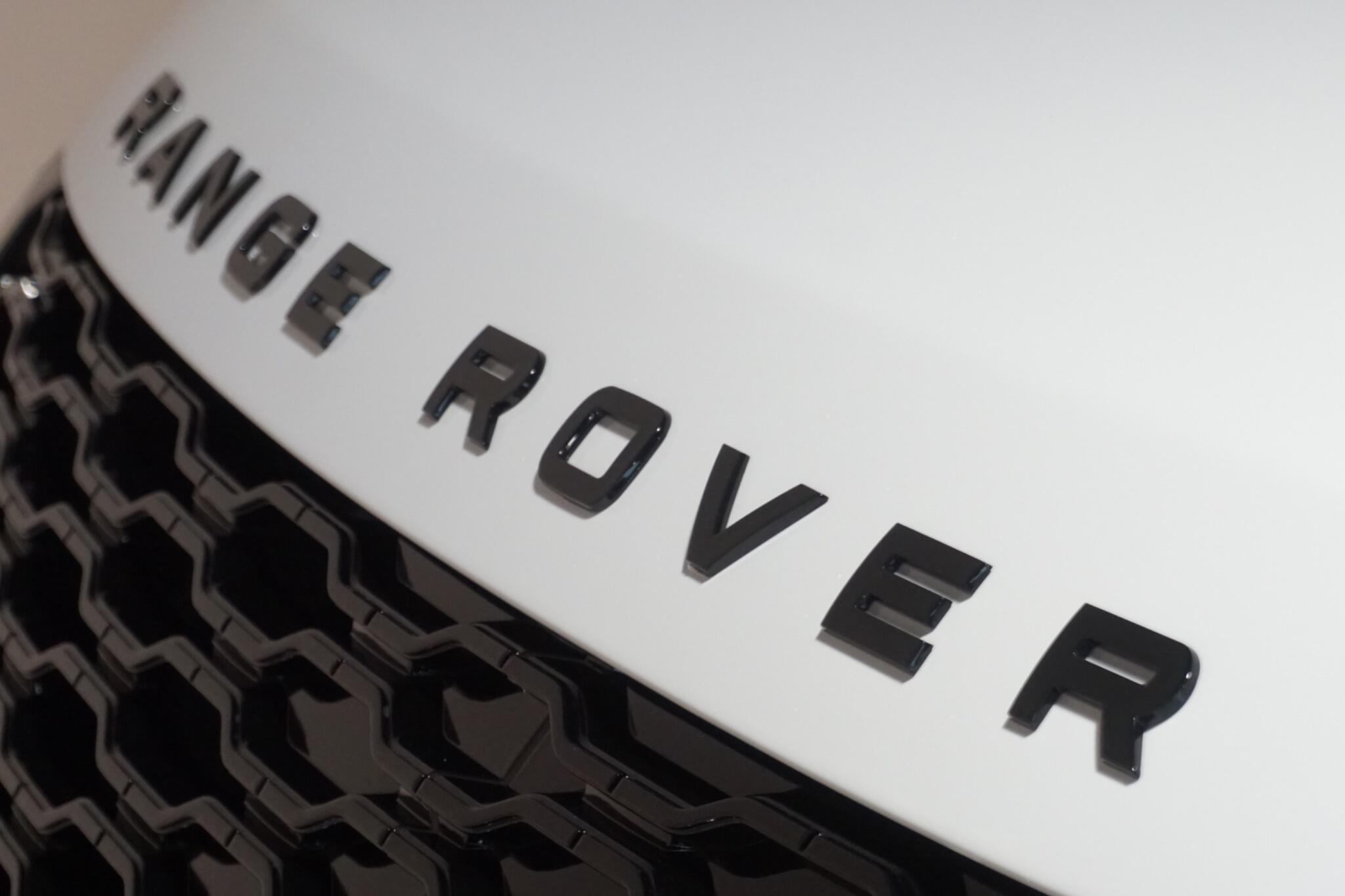 Land Rover Range Rover 2.0 P400e 13.1kWh Vogue SUV 5dr Petrol Plug-in Hybrid Auto 4WD Euro 6 (s/s) (404 ps)